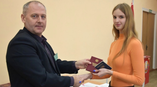 Председатель участковой комиссии: лучший подарок в мой день рождения - активность избирателей 