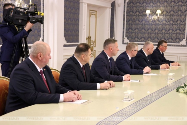 Бессонная ночь, послание потомкам и кадровый день. Итоги Недели Президента