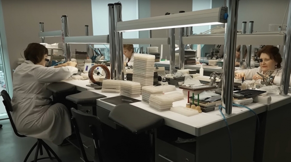 "Потерять его - значит потерять мозги нации". Как Лукашенко сохранил производство часов и вернул "Луч" на рынок