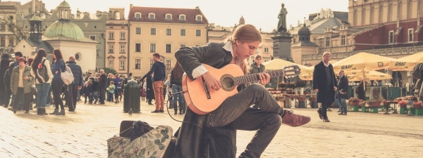 Премьер Польши сообщил о задержании белоруса, организовавшего нападение на соратника Навального                                 
            Премьер Польши сообщил о задержании белоруса, организовавшего нападение на соратника Навального