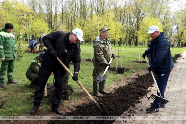 ФОТОРЕПОРТАЖ: Республиканский субботник прошел в Беларуси