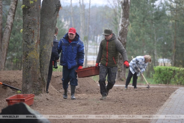 ФОТОРЕПОРТАЖ: Республиканский субботник прошел в Беларуси