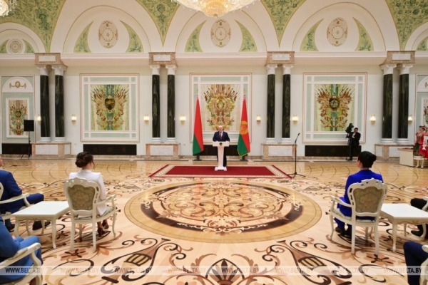 Герой Беларуси, стратегия в промышленности, мирный план для Украины и космос в Кремле. Итоги недели Президента Герой Беларуси, стратегия в промышленности, мирный план для Украины и космос в Кремле. Итоги недели Президента