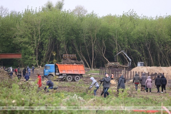 ФОТОРЕПОРТАЖ: Республиканский субботник прошел в Беларуси