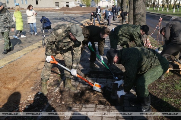 ФОТОРЕПОРТАЖ: Республиканский субботник прошел в Беларуси