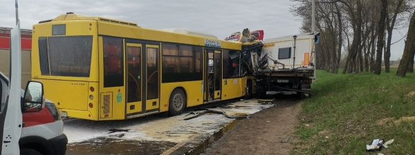 Двоих прооперировали. В ДТП с автобусом под Минском пострадали 43 человека — Официально
Двоих прооперировали. В ДТП с автобусом под Минском пострадали 43 человека — Официально