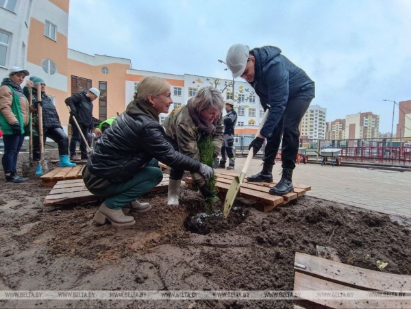 ФОТОРЕПОРТАЖ: Республиканский субботник прошел в Беларуси
