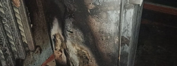 
            Все из-за аккумулятора? В Мостовском районе горел жилой дом                                