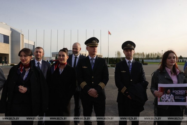 "Марина - большая молодец!". Первая белорусская космонавтка прилетела домой "Марина - большая молодец!". Первая белорусская космонавтка прилетела домой