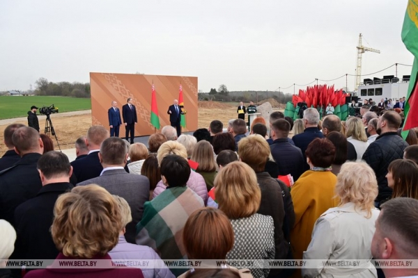 Бессонная ночь, послание потомкам и кадровый день. Итоги Недели Президента