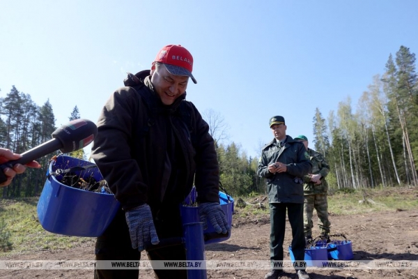 ФОТОРЕПОРТАЖ: Республиканский субботник прошел в Беларуси