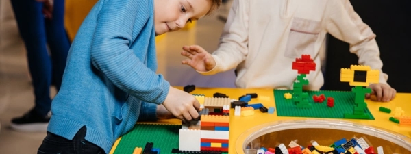 В TRINITI откроется фирменный магазин “Луч” и приедет выставка конструктора ЛЕГОУ                                 
            В TRINITI откроется фирменный магазин “Луч” и приедет выставка конструктора ЛЕГОУ