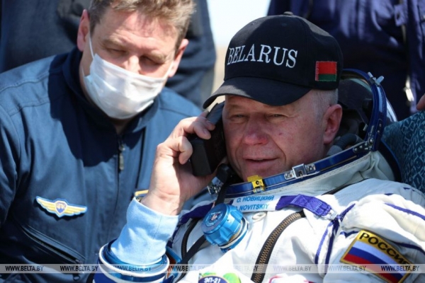 Эти кадры войдут в историю суверенной Беларуси. Лучшие фото БЕЛТА с места приземления Василевской Эти кадры войдут в историю суверенной Беларуси. Лучшие фото БЕЛТА с места приземления Василевской