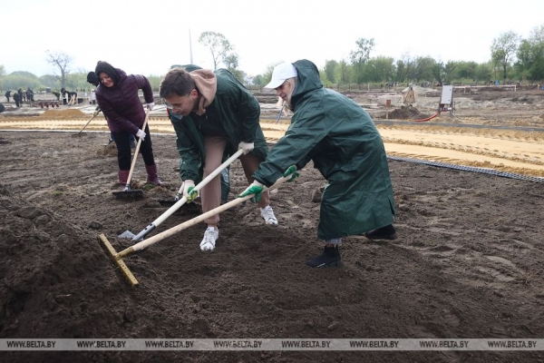 ФОТОРЕПОРТАЖ: Республиканский субботник прошел в Беларуси
