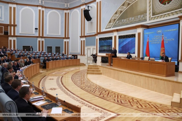 "Есть чем гордиться, но надо двигаться дальше". Вот что требует Лукашенко от сельского хозяйства "Есть чем гордиться, но надо двигаться дальше". Вот что требует Лукашенко от сельского хозяйства