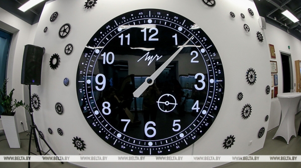 "Потерять его - значит потерять мозги нации". Как Лукашенко сохранил производство часов и вернул "Луч" на рынок