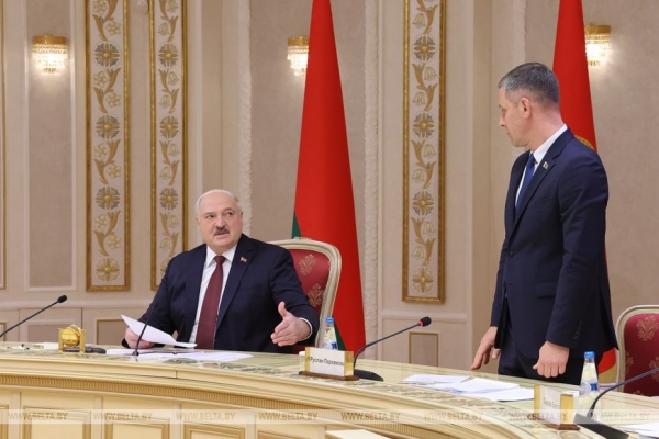 Бессонная ночь, послание потомкам и кадровый день. Итоги Недели Президента