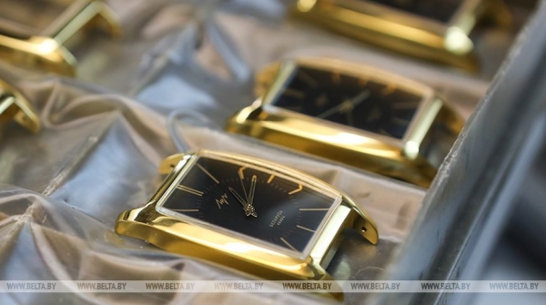 "Потерять его - значит потерять мозги нации". Как Лукашенко сохранил производство часов и вернул "Луч" на рынок