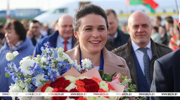 "Марина - большая молодец!". Первая белорусская космонавтка прилетела домой "Марина - большая молодец!". Первая белорусская космонавтка прилетела домой