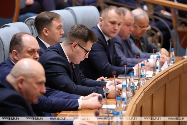 Герой Беларуси, стратегия в промышленности, мирный план для Украины и космос в Кремле. Итоги недели Президента Герой Беларуси, стратегия в промышленности, мирный план для Украины и космос в Кремле. Итоги недели Президента